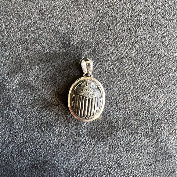 David Yurman Large Petrvs Scarab Pendant in Sterling Silver - RARE - Picture 6 of 15